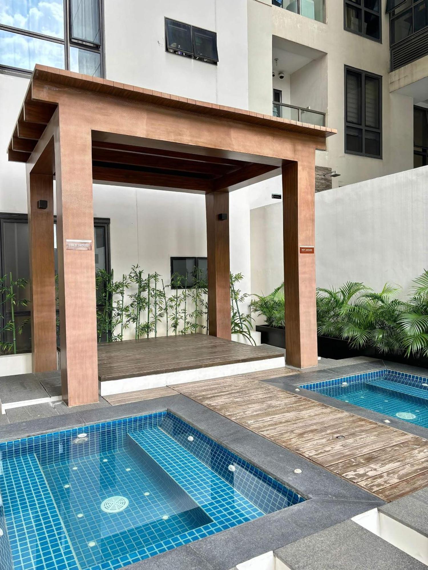 Greenbelt Hamilton Tower 1 Makati City Exterior photo
